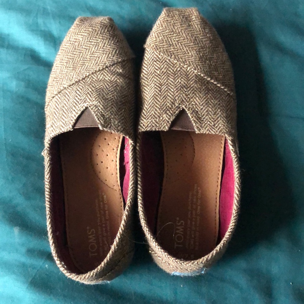 Brown Toms with glitter